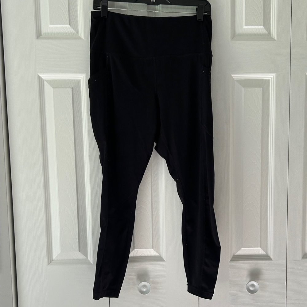 💚 5 for $15! 💚 Black Pocket 90 Degree by Reflex Leggings